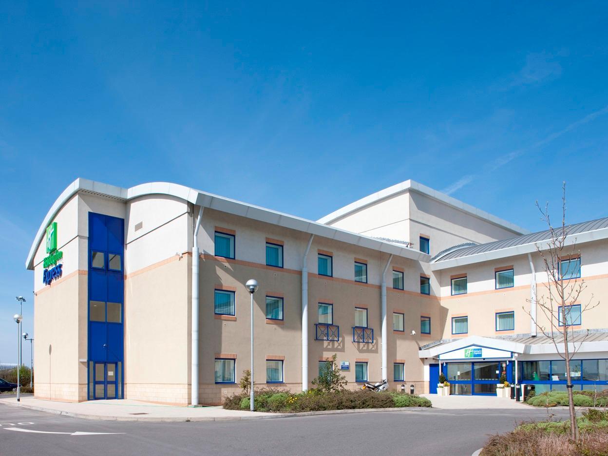Holiday Inn Express Cardiff Airport, An Ihg Hotel Exterior foto
